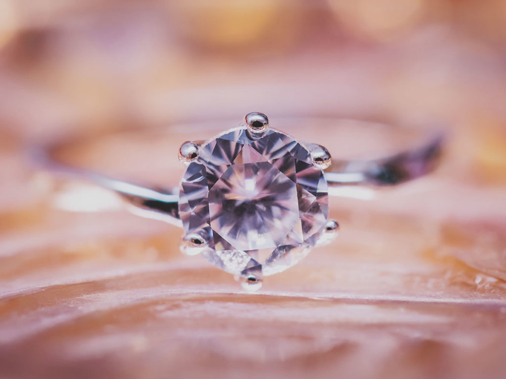 Diamant Ring aus Diamantenbestattung